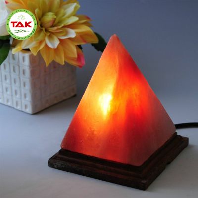 Đèn đá muối hình chóp